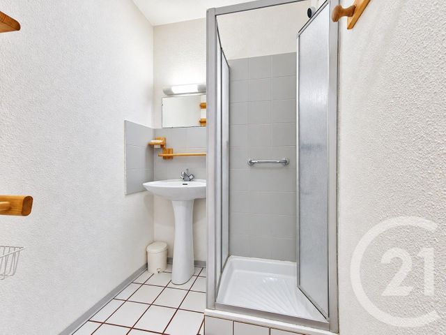 Appartement à vendre - 2 pièces - 29.21 m2 - FREJUS - 83 - PROVENCE-ALPES-COTE-D-AZUR - Century 21 Sud Habitat