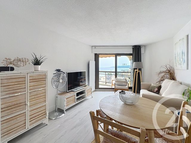 Appartement T2 à vendre - 2 pièces - 38.0 m2 - FREJUS - 83 - PROVENCE-ALPES-COTE-D-AZUR - Century 21 Sud Habitat