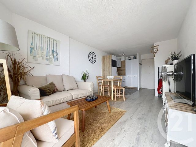 Appartement T2 à vendre - 2 pièces - 38.0 m2 - FREJUS - 83 - PROVENCE-ALPES-COTE-D-AZUR - Century 21 Sud Habitat