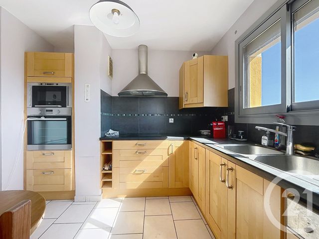 Appartement T4 à vendre - 4 pièces - 93.0 m2 - FREJUS - 83 - PROVENCE-ALPES-COTE-D-AZUR - Century 21 Sud Habitat