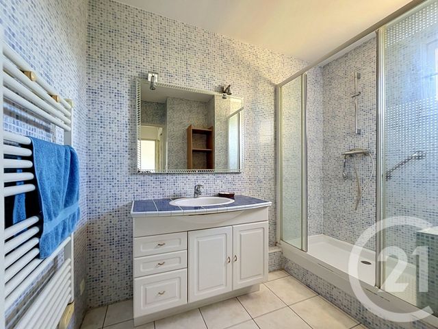 Appartement T4 à vendre - 4 pièces - 93.0 m2 - FREJUS - 83 - PROVENCE-ALPES-COTE-D-AZUR - Century 21 Sud Habitat