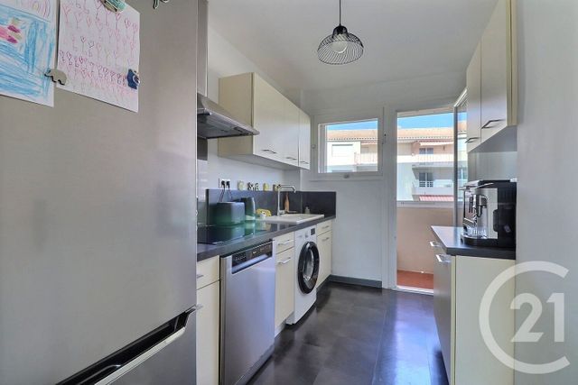 Appartement T3 à vendre - 3 pièces - 56.0 m2 - FREJUS - 83 - PROVENCE-ALPES-COTE-D-AZUR - Century 21 Sud Habitat