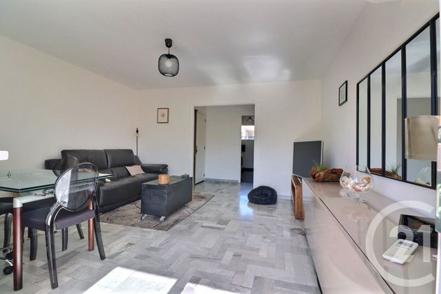 Appartement T3 à vendre - 3 pièces - 56.0 m2 - FREJUS - 83 - PROVENCE-ALPES-COTE-D-AZUR - Century 21 Sud Habitat