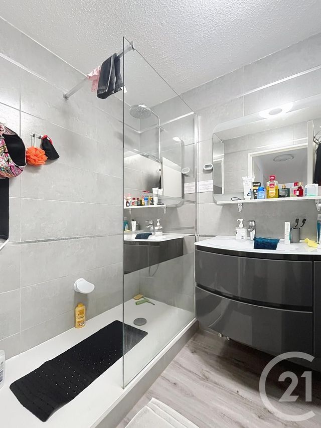 Appartement T4 à vendre - 4 pièces - 87.0 m2 - FREJUS - 83 - PROVENCE-ALPES-COTE-D-AZUR - Century 21 Sud Habitat