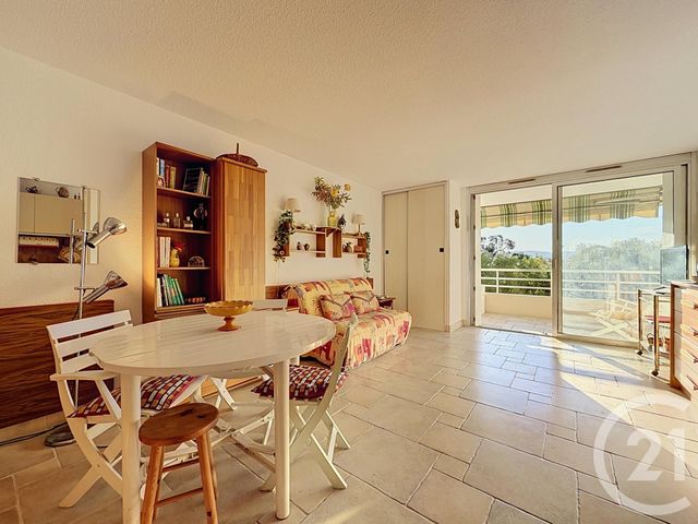 Appartement Studio à vendre - 1 pièce - 31.0 m2 - ST RAPHAEL - 83 - PROVENCE-ALPES-COTE-D-AZUR - Century 21 Sud Habitat
