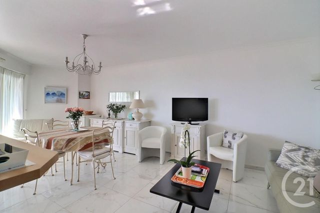 Appartement T2 à vendre - 2 pièces - 49.23 m2 - FREJUS - 83 - PROVENCE-ALPES-COTE-D-AZUR - Century 21 Sud Habitat