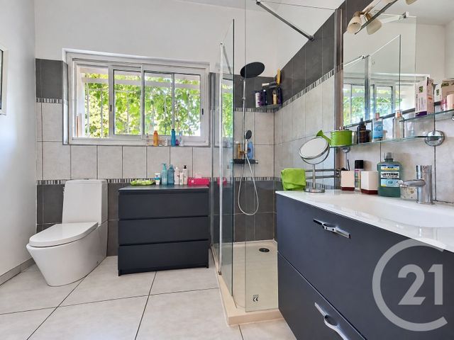 maison à vendre - 5 pièces - 112.0 m2 - FREJUS - 83 - PROVENCE-ALPES-COTE-D-AZUR - Century 21 Sud Habitat