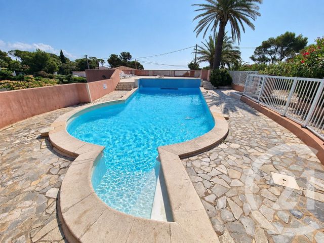 Appartement T2 à vendre - 2 pièces - 49.82 m2 - FREJUS - 83 - PROVENCE-ALPES-COTE-D-AZUR - Century 21 Sud Habitat