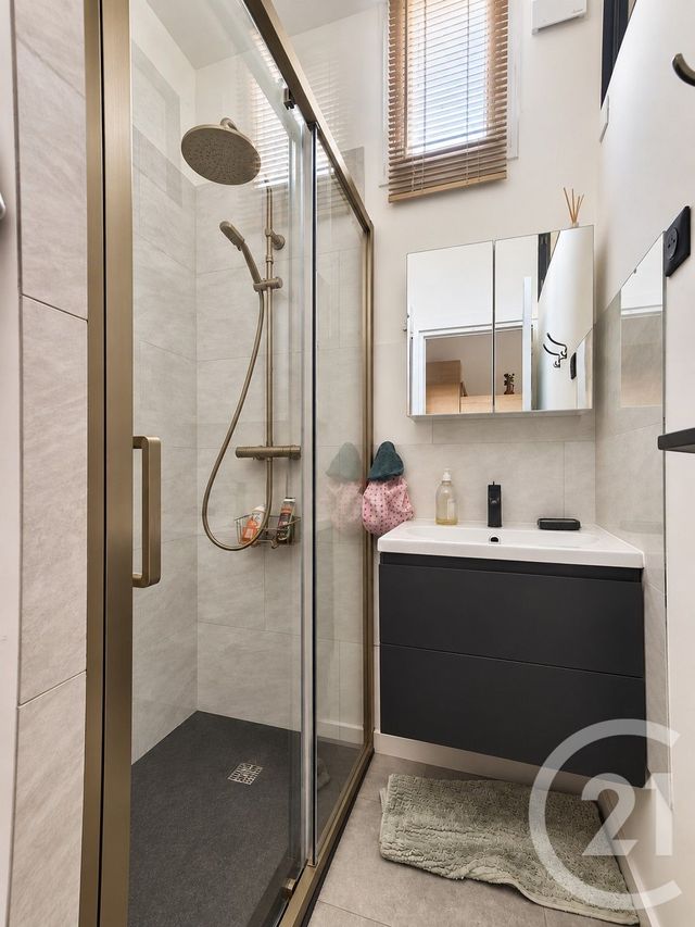 Appartement T2 à vendre - 2 pièces - 49.82 m2 - FREJUS - 83 - PROVENCE-ALPES-COTE-D-AZUR - Century 21 Sud Habitat