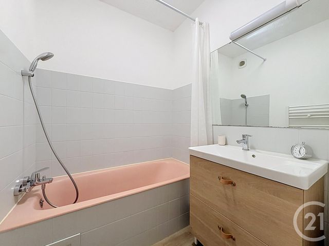 Appartement Studio à vendre - 1 pièce - 27.16 m2 - ST RAPHAEL - 83 - PROVENCE-ALPES-COTE-D-AZUR - Century 21 Sud Habitat