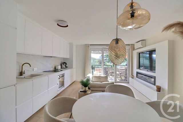 Appartement T3 à vendre - 3 pièces - 56.57 m2 - FREJUS - 83 - PROVENCE-ALPES-COTE-D-AZUR - Century 21 Sud Habitat
