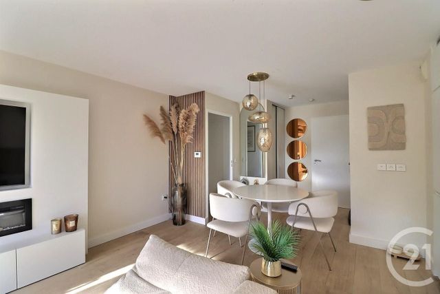 Appartement T3 à vendre - 3 pièces - 56.57 m2 - FREJUS - 83 - PROVENCE-ALPES-COTE-D-AZUR - Century 21 Sud Habitat