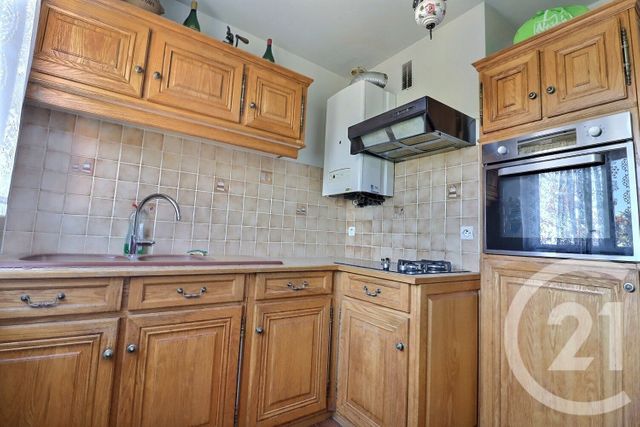 Appartement T2 à vendre - 2 pièces - 47.0 m2 - FREJUS - 83 - PROVENCE-ALPES-COTE-D-AZUR - Century 21 Sud Habitat