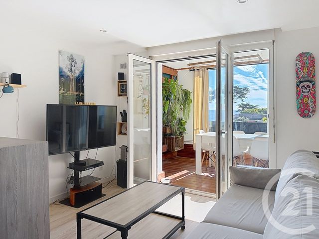 Appartement T2 à vendre - 2 pièces - 25.05 m2 - FREJUS - 83 - PROVENCE-ALPES-COTE-D-AZUR - Century 21 Sud Habitat