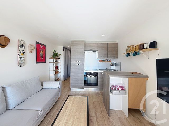 Appartement T2 à vendre - 2 pièces - 25.05 m2 - FREJUS - 83 - PROVENCE-ALPES-COTE-D-AZUR - Century 21 Sud Habitat