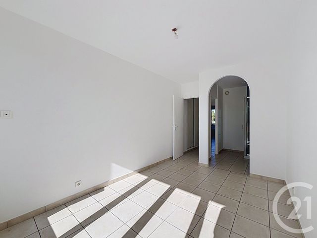 Appartement T2 à vendre - 2 pièces - 48.0 m2 - FREJUS - 83 - PROVENCE-ALPES-COTE-D-AZUR - Century 21 Sud Habitat