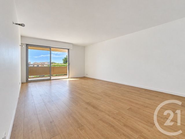 Appartement T2 à vendre - 2 pièces - 67.0 m2 - FREJUS - 83 - PROVENCE-ALPES-COTE-D-AZUR - Century 21 Sud Habitat