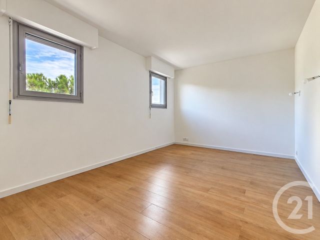 Appartement T2 à vendre - 2 pièces - 67.0 m2 - FREJUS - 83 - PROVENCE-ALPES-COTE-D-AZUR - Century 21 Sud Habitat