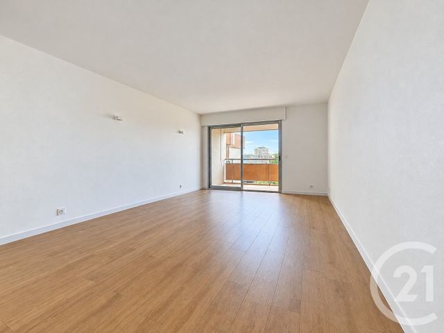 Appartement T2 à vendre - 2 pièces - 67.0 m2 - FREJUS - 83 - PROVENCE-ALPES-COTE-D-AZUR - Century 21 Sud Habitat