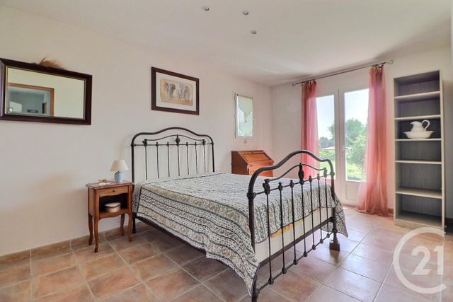 maison à vendre - 4 pièces - 130.55 m2 - BAGNOLS EN FORET - 83 - PROVENCE-ALPES-COTE-D-AZUR - Century 21 Sud Habitat