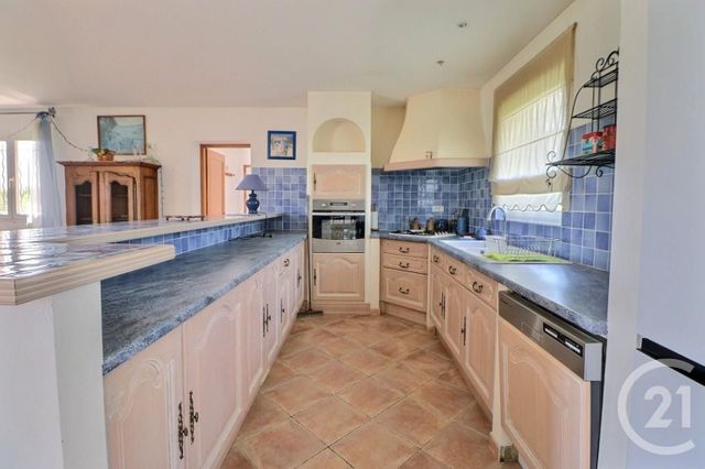maison à vendre - 4 pièces - 130.55 m2 - BAGNOLS EN FORET - 83 - PROVENCE-ALPES-COTE-D-AZUR - Century 21 Sud Habitat