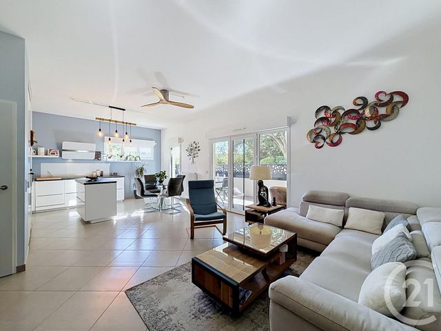 Appartement T3 à vendre - 3 pièces - 75.7 m2 - ST RAPHAEL - 83 - PROVENCE-ALPES-COTE-D-AZUR - Century 21 Sud Habitat