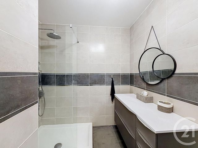 Appartement T3 à vendre - 3 pièces - 75.7 m2 - ST RAPHAEL - 83 - PROVENCE-ALPES-COTE-D-AZUR - Century 21 Sud Habitat